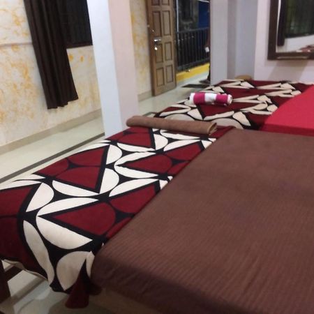 Prakash Holiday Inn อารัมบล ภายนอก รูปภาพ