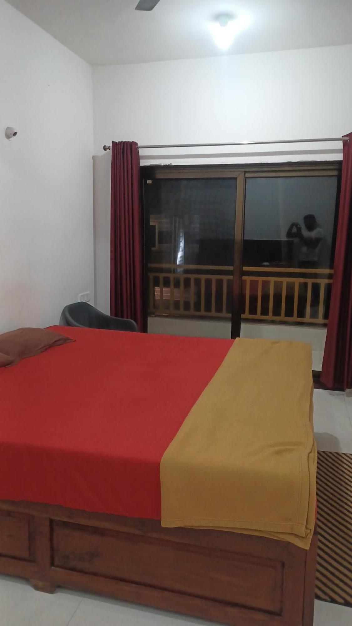 Prakash Holiday Inn อารัมบล ภายนอก รูปภาพ