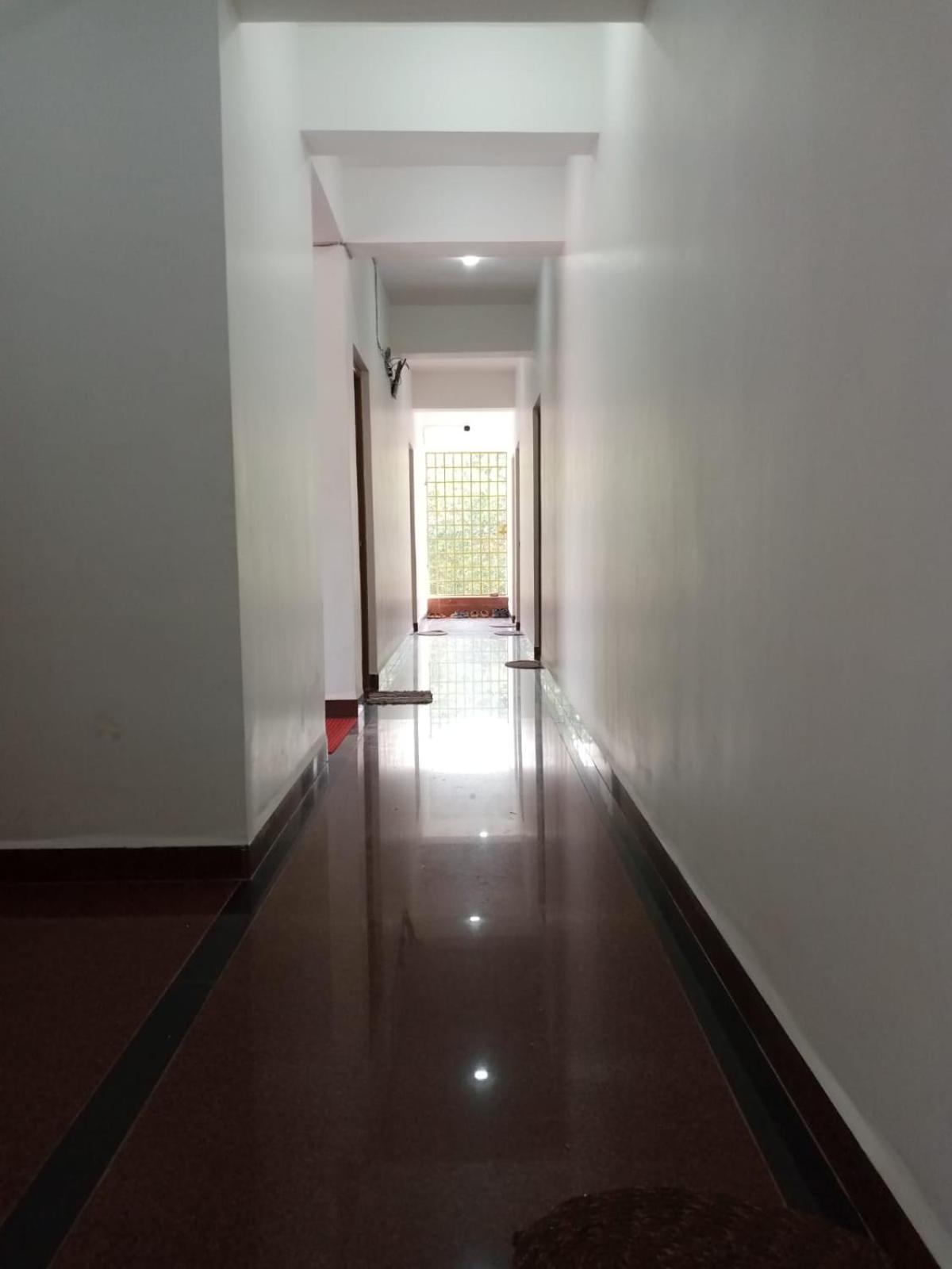 Prakash Holiday Inn อารัมบล ภายนอก รูปภาพ