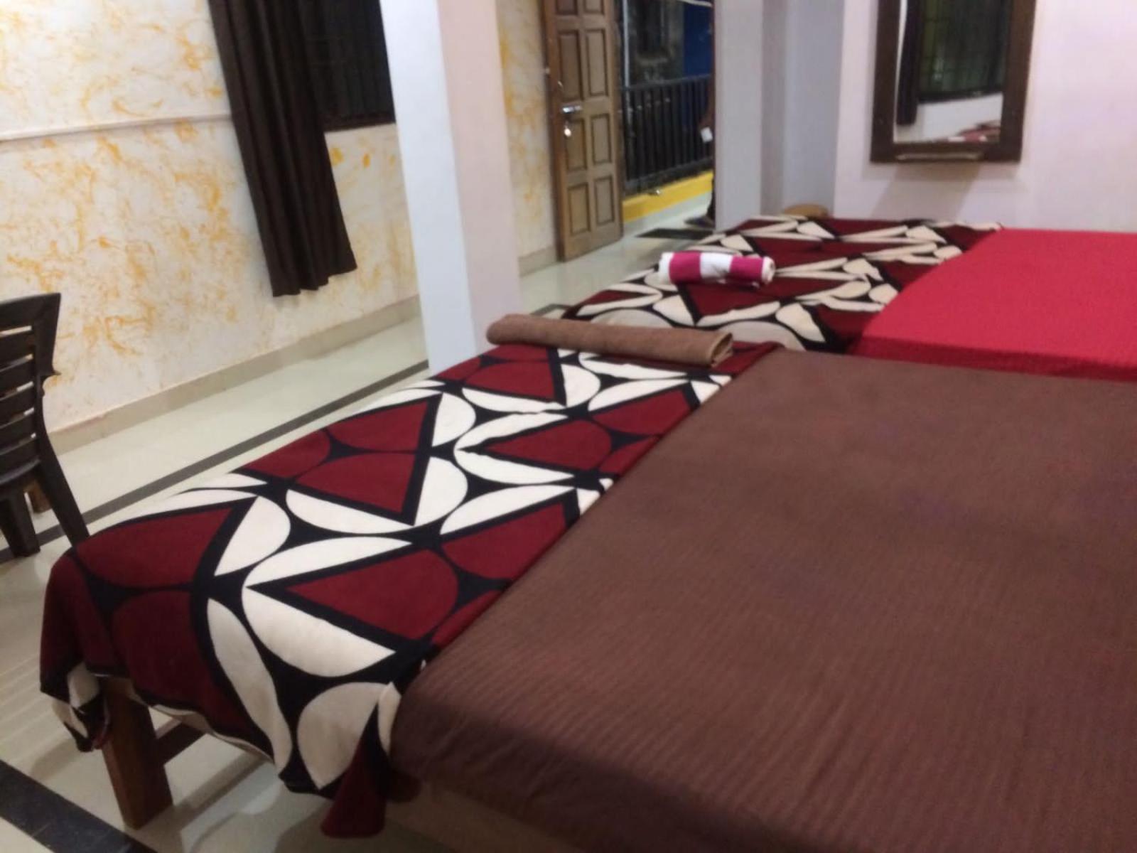 Prakash Holiday Inn อารัมบล ภายนอก รูปภาพ